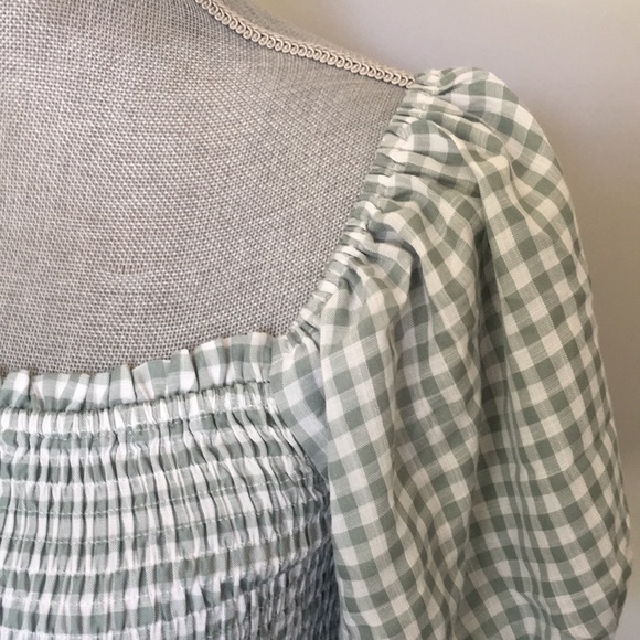 NWOT Mable Sage Gingham Smocked Puff Sleeve Crop Top, size Medium ❤️ - Picture 7 of 14